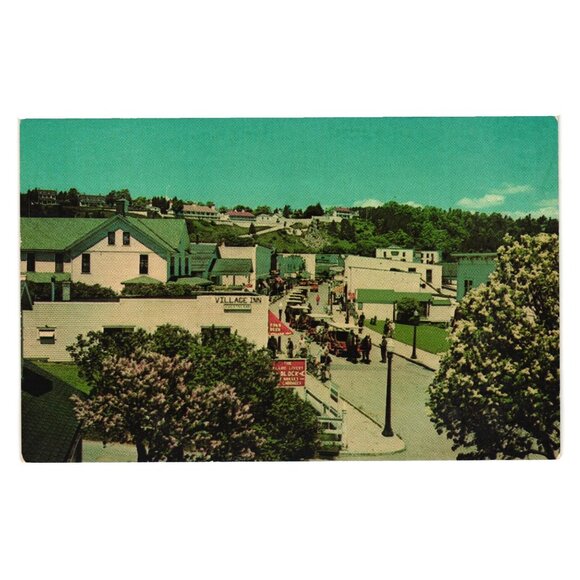 Mackinac Island Main Street Scene Horse Drawn Carriages Vintage Postcard Unused - Picture 1 of 2